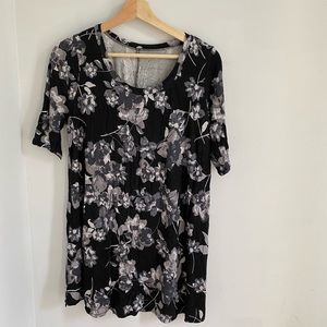 Motherhood Maternity Black Floral Flowy Top